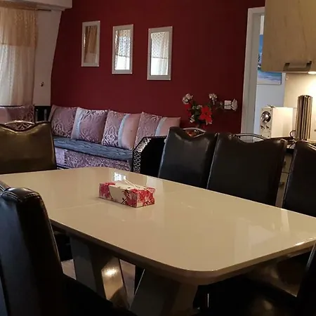 Nada Apartment *